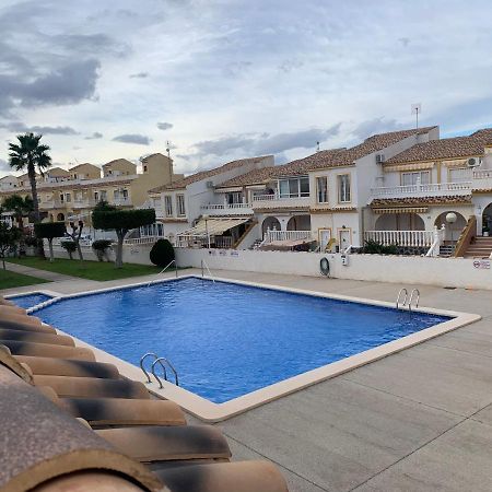 Apartamento Adosado tranquilo con piscina y vistas al mar Puerto Marino Exterior foto