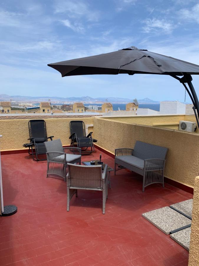 Apartamento Adosado tranquilo con piscina y vistas al mar Puerto Marino Exterior foto