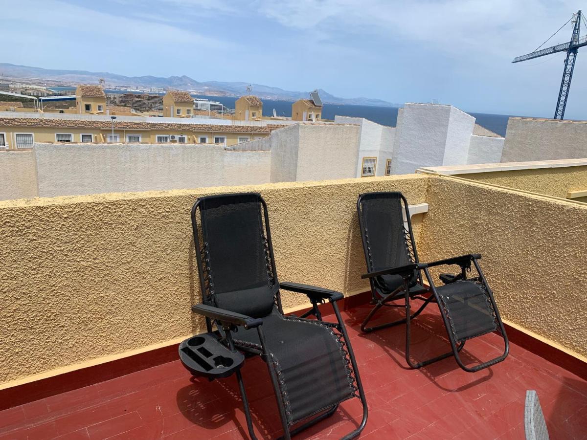 Apartamento Adosado tranquilo con piscina y vistas al mar Puerto Marino Exterior foto