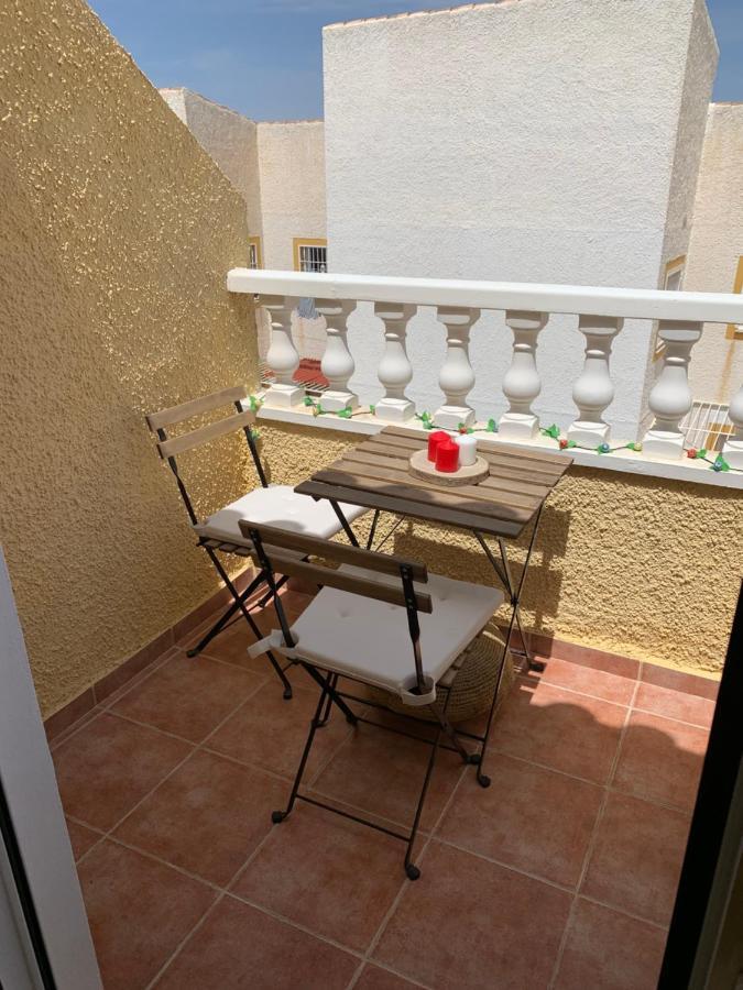 Apartamento Adosado tranquilo con piscina y vistas al mar Puerto Marino Exterior foto